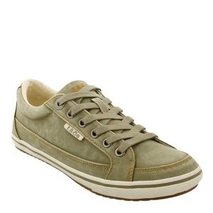 TAOS MOC STAR SAGE DISTRESSED WOMEN'S, size 8.5
